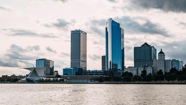 Milwaukee, WI skyline