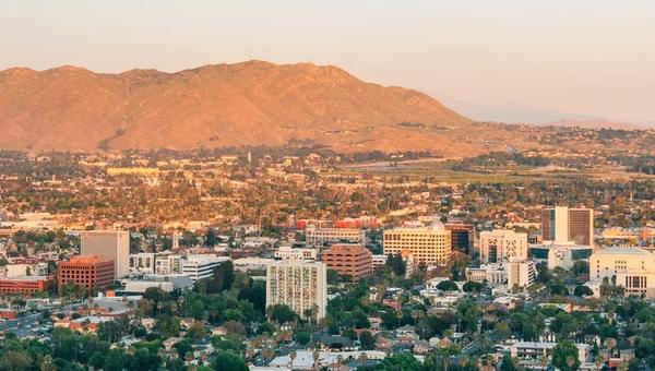 Riverside, CA skyline